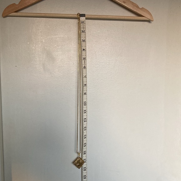 Vintage Gold Tone CH Carolina Herrera Square Filigree Pendant Long Necklace - Picture 10 of 10